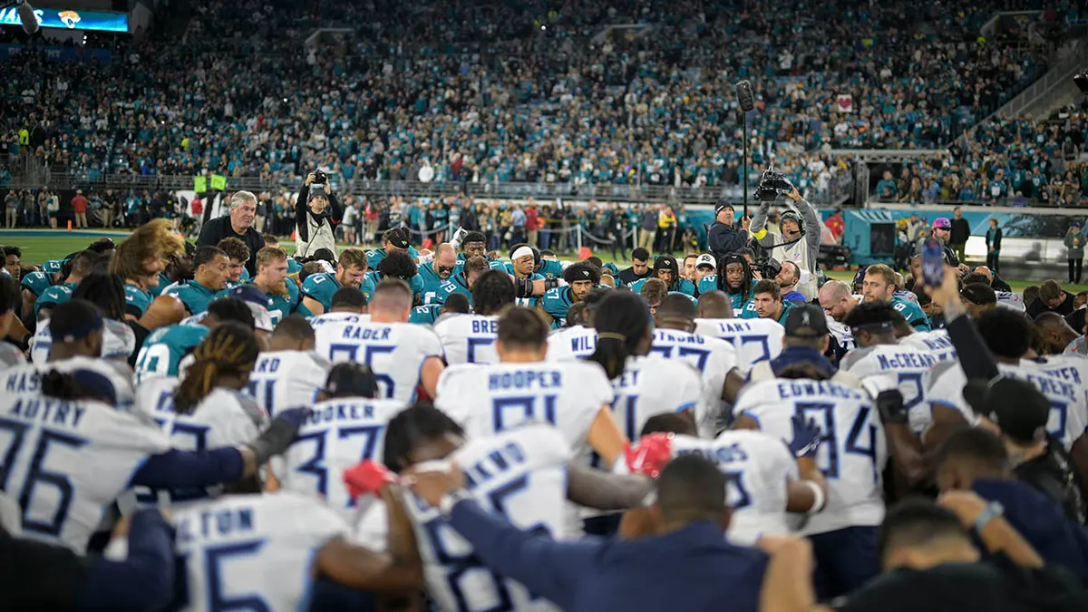 Sunday Sermons: NFL's Prayers for Cowboys Legend